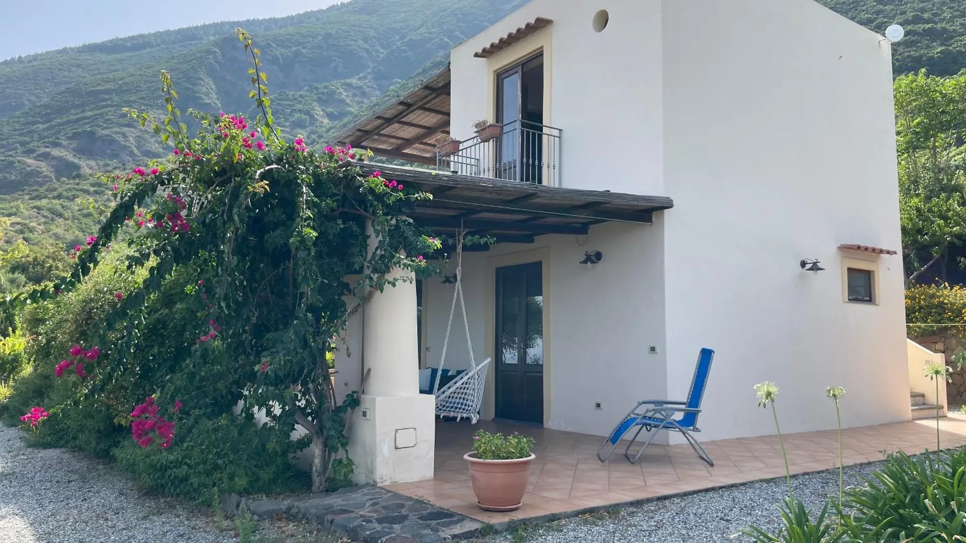 Villa Mimosa Malfa  0*, Malfa (Salina) Itália